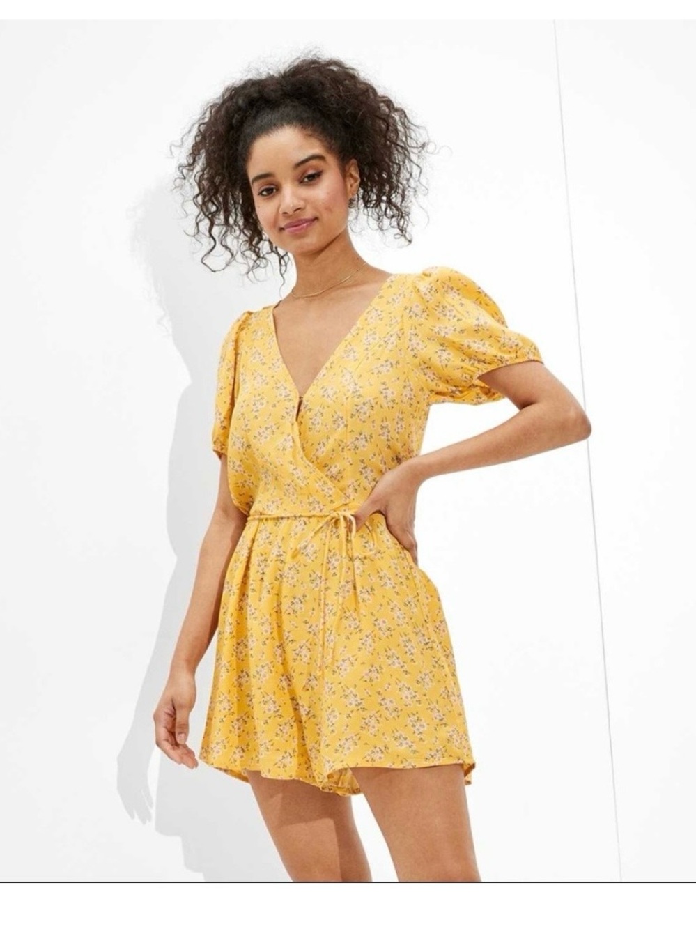 American Eagle Tie Waist Yellow Floral Wrap Romper Size Small
